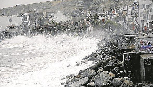 Piura: Cierran el puerto de Talara por oleajes anómalos