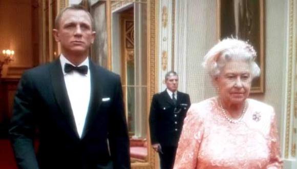 Príncipes Guillermo y Enrique no sabían que Isabel II aparecería con Bond