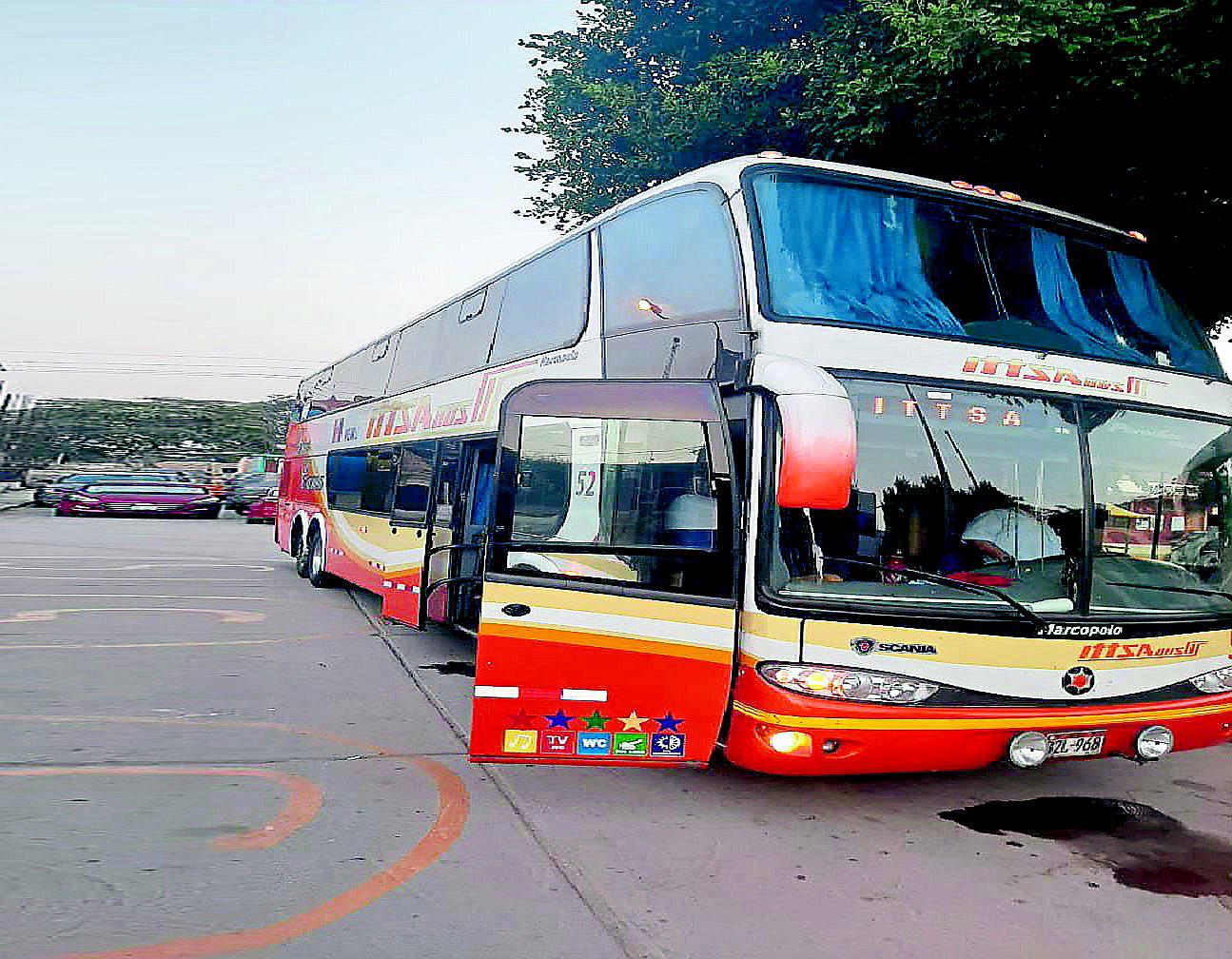 Hampones interceptan un ómnibus de Ittsa y desvalijan a 56 pasajeros