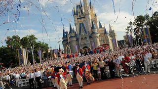 Fanáticos agotan reservas para la reapertura del parque de Disney en Orlando 