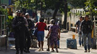 Operativo policial deja al menos 25 muertos en favela de Río de Janeiro (FOTOS)