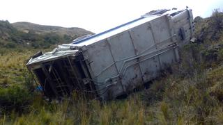 Camión compactador de Municipio de Huancavelica sufre accidente de tránsito