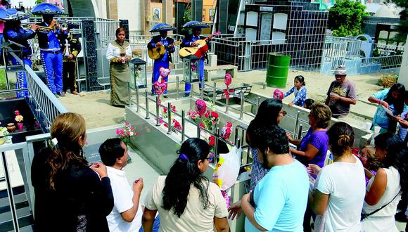 Chimbote: Recuerdan a madres con música, comida y cerveza