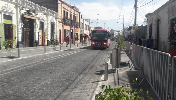 Menos de 10 buses transitan por hora en las calles San Juan de Dios| Nelly Hancco