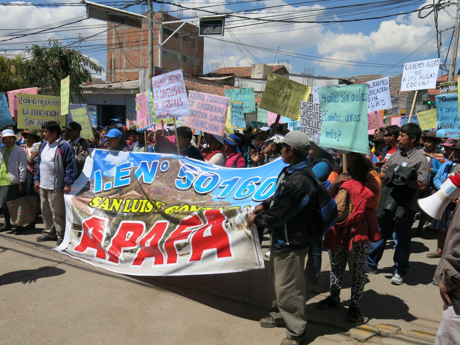 Cusco: padres de familia exigen concluir obra de institución educativa 