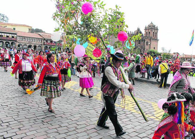 Alistan Pukllay o el Carnaval Andahuaylino