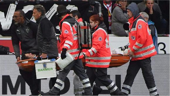 Médico del Stuttgart salvó a su jugador que convulsionó durante partido (VIDEO)