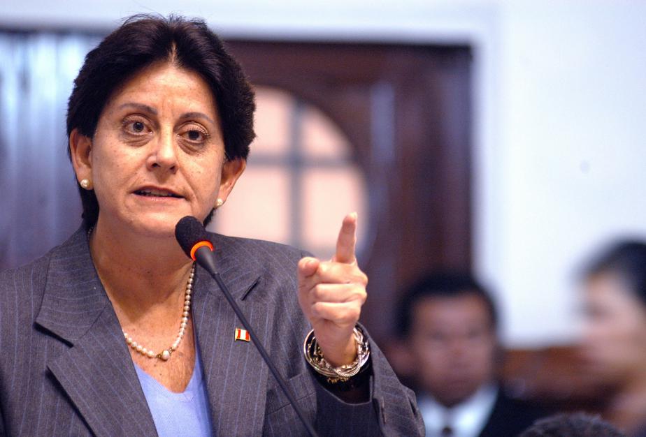 Lourdes Alcorta: "Sospecho que Nadine Heredia puede irse del país"