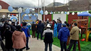 Alcalde de Huancavelica inaugura obra en medio de aglomeración