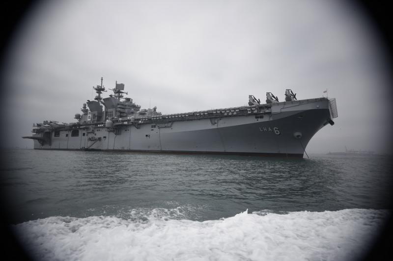 Sangre peruana en buque anfibio estadounidense USS América