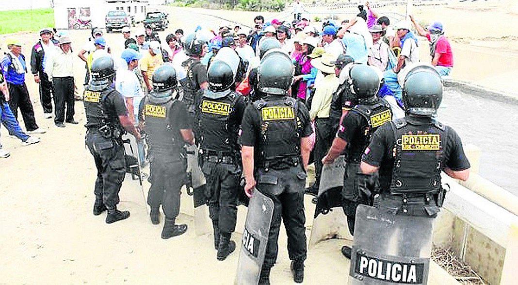 Piura: La Policía toma parte de la emergencia por sequía
