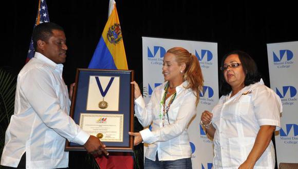 Harvard entrega distinción a Leopoldo López