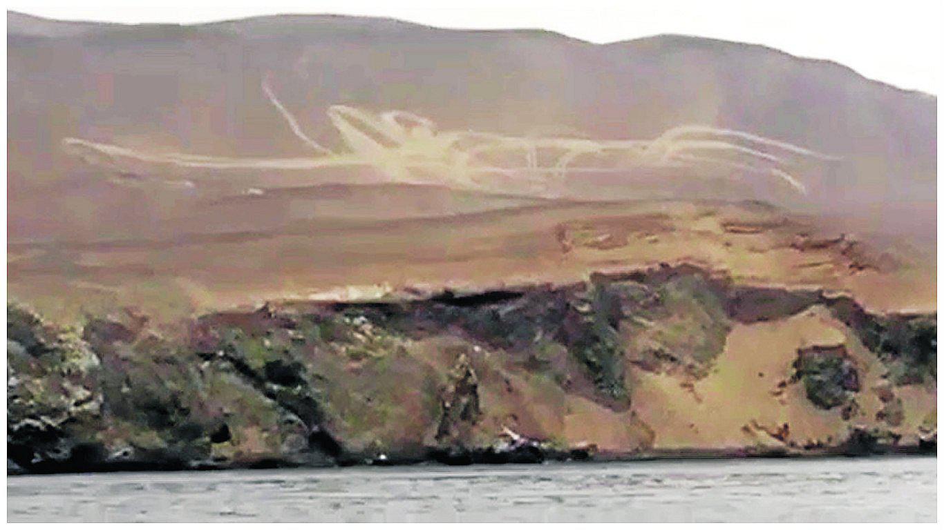 El Candelabro: Arqueólogos darán pautas para remediación de daños en Paracas
