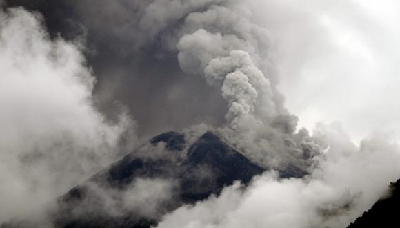 ​Ecuador: Volcán Tungurahua arroja columna de ceniza de 5 kilómetros