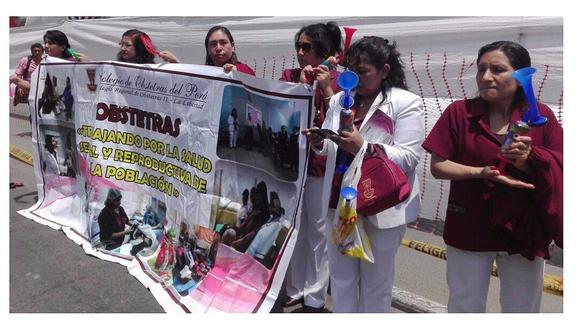 Obstetras cumplen su segundo día de huelga nacional (VIDEO) 