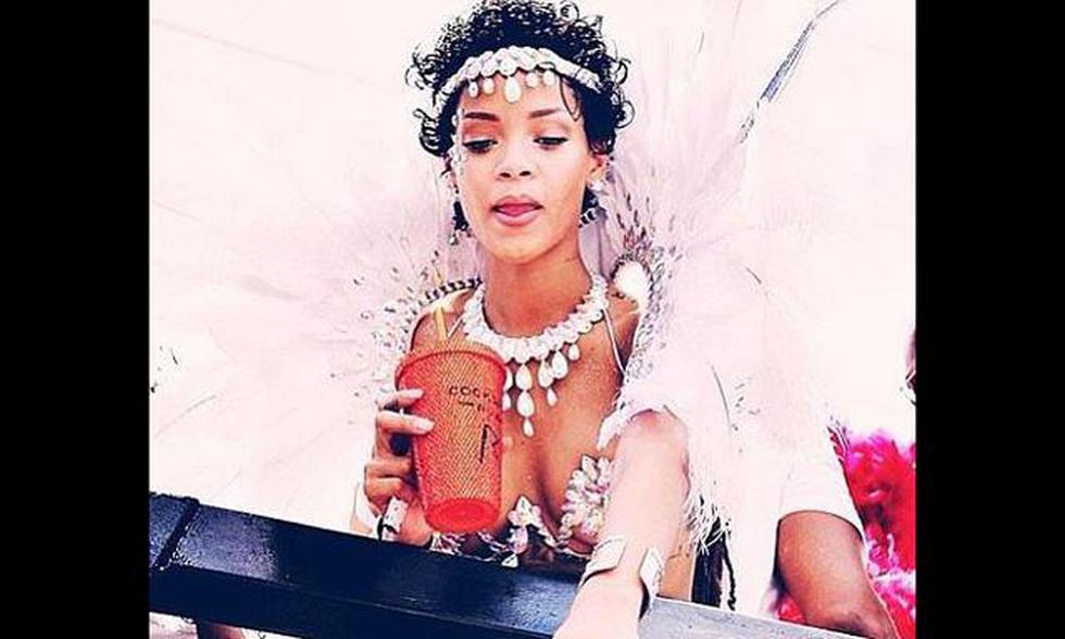 Rihanna sexy en diminuto bikini 