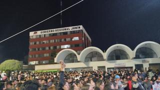 Multitud corea el “Wanka walarsh”  a todo pulmón en la plaza Huamanmarca