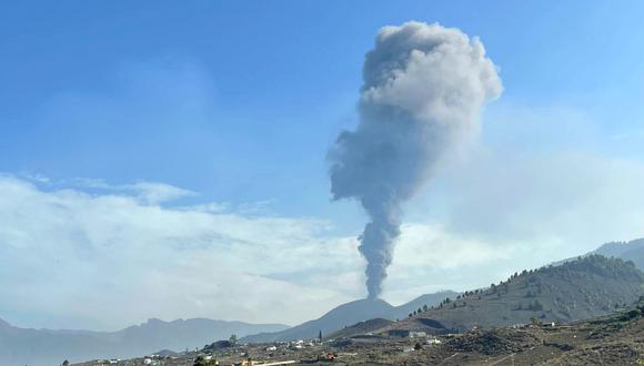 La colada de lava en La Palma entró en contacto con el agua, mientras se generaba gran cantidad de humo. (Foto: Desiree Martin / AFP)