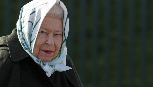 Isabel II se encuentra actualmente en su residencia de Windsor, a las afueras de Londres, encargándose tan solo de tareas ligeras de manera virtual. (Foto:  Adrian DENNIS / POOL / AFP)
