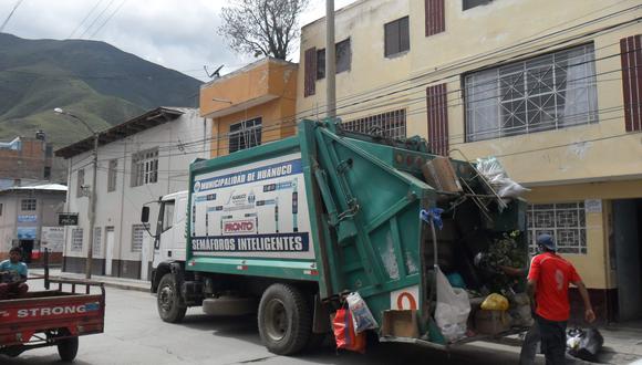 Obrero municipal muere tras caer de recolector de basura