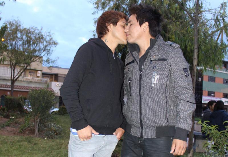 Pareja homosexual trabaja en legislación que incorpore el matrimonio gay