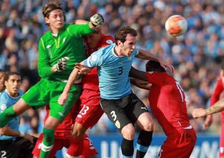 Eliminatorias Brasil 2014: Uruguay gana 4-2 a Perú