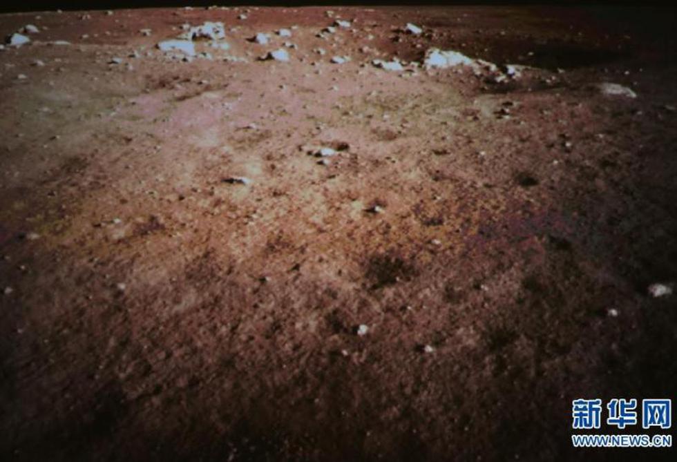 Misión espacial china envía fotos tras alunizaje 