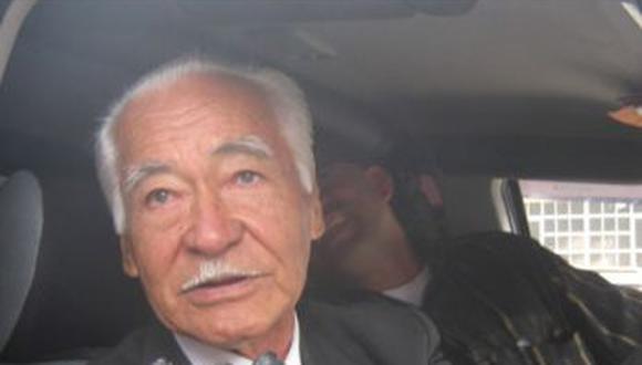 Espinoza anuncia  algunos cambios