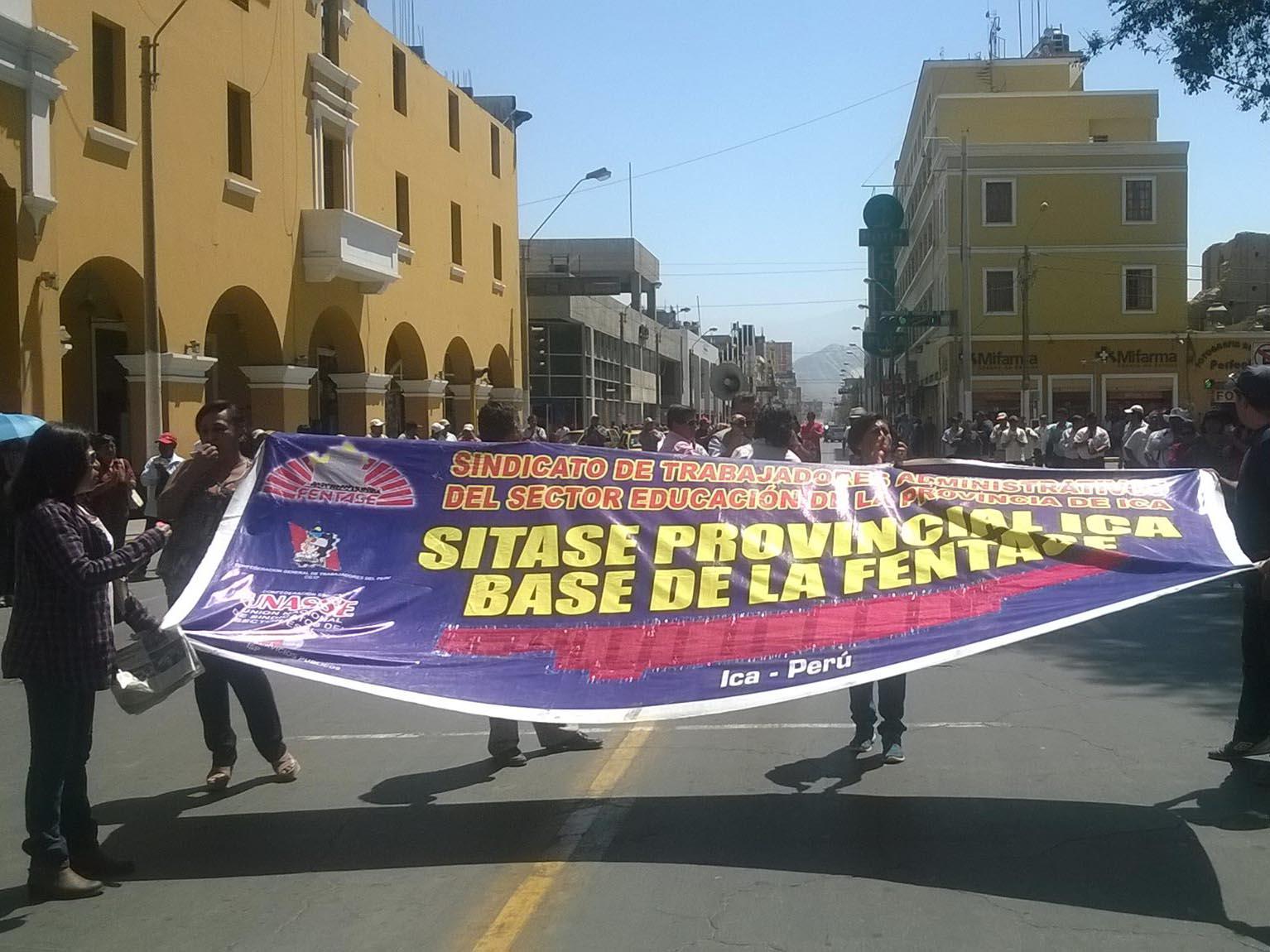 Judiciales amenazan con huelga indefinida