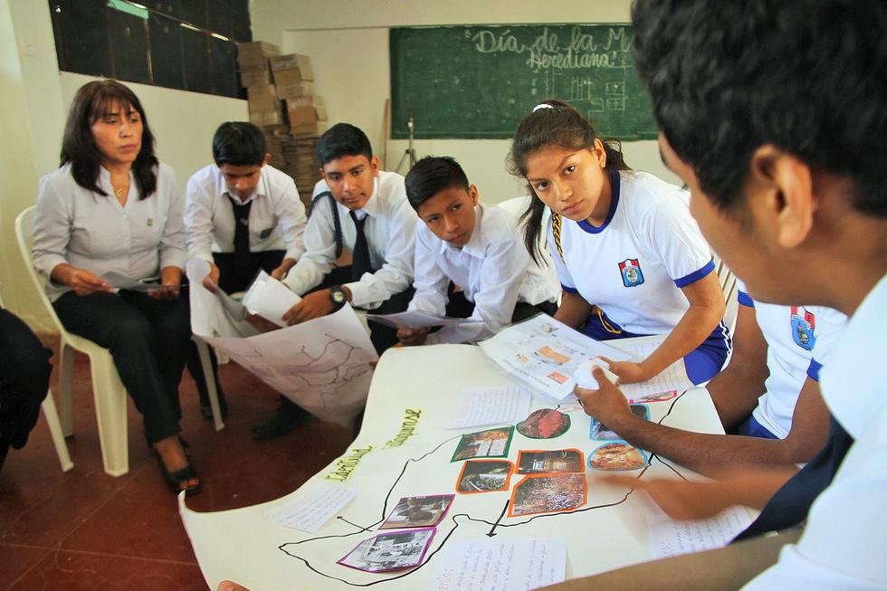 “Correo te conecta con la educación” en la región Piura