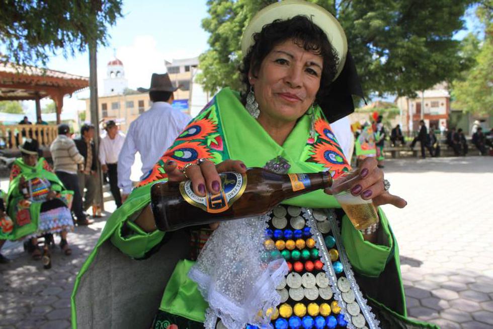 Celebran fiesta de cruces con chonguinada en barrio La Libertad (FOTOS)