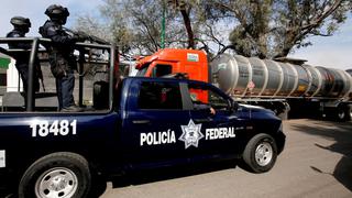 México: grupo armado estalla dos coches bomba en prisión y libera a nueve reos (VIDEO)