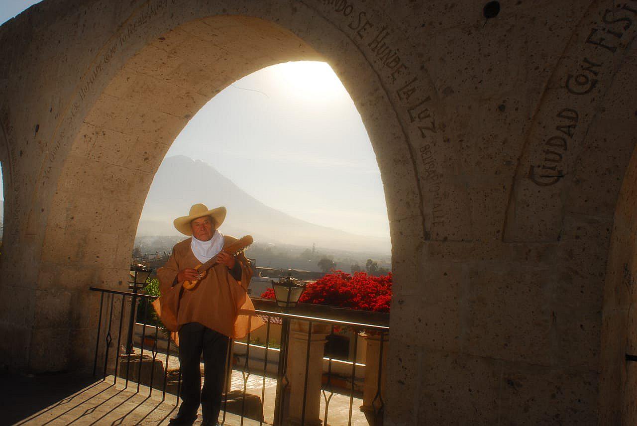Fallece reconocido artista Ángel "Torito" Muñoz