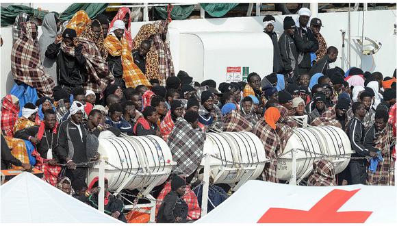 Sicilia: Desembarcan 946 inmigrantes y bebé nacido en el barco de rescate