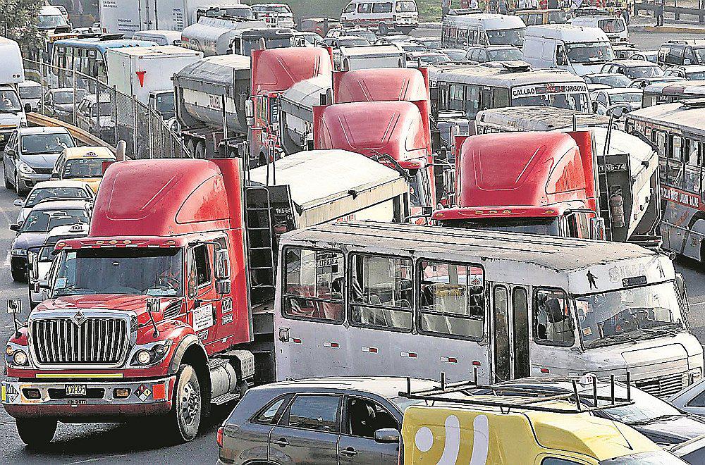 Transportistas de carga anuncian paro en el Callao