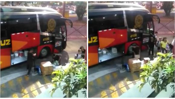 Cruz del Sur: usuarios indignados porque empleados arrojan equipajes (VIDEO) 