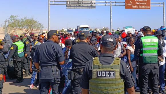 Extranjeros ilegales traspasan sin ningún problema el complejo Chacalluta hasta llegar al límite con Perú. (Foto: Difusión)