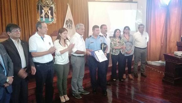 Elidio Espinoza: Alcalde provincial de Trujillo reconoce labor de serenos (VÍDEO)