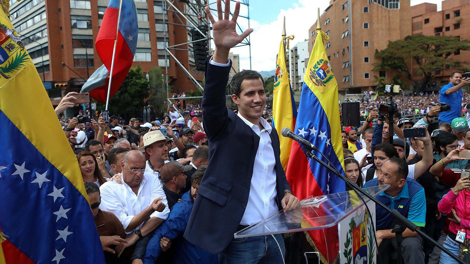 Crisis en Venezuela: Perú, Colombia, Brasil y Chile reconocen a Juan Guaidó como presidente interino