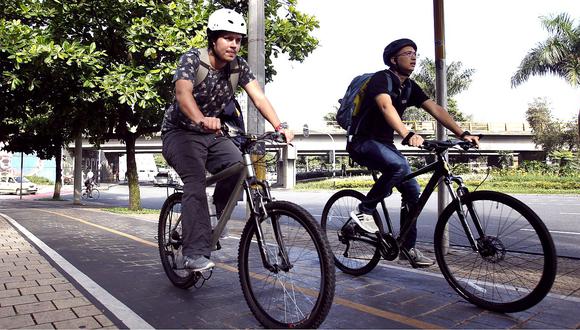 Ley otorga un día libre a trabajadores públicos que asistan en bicicleta a su centro laboral