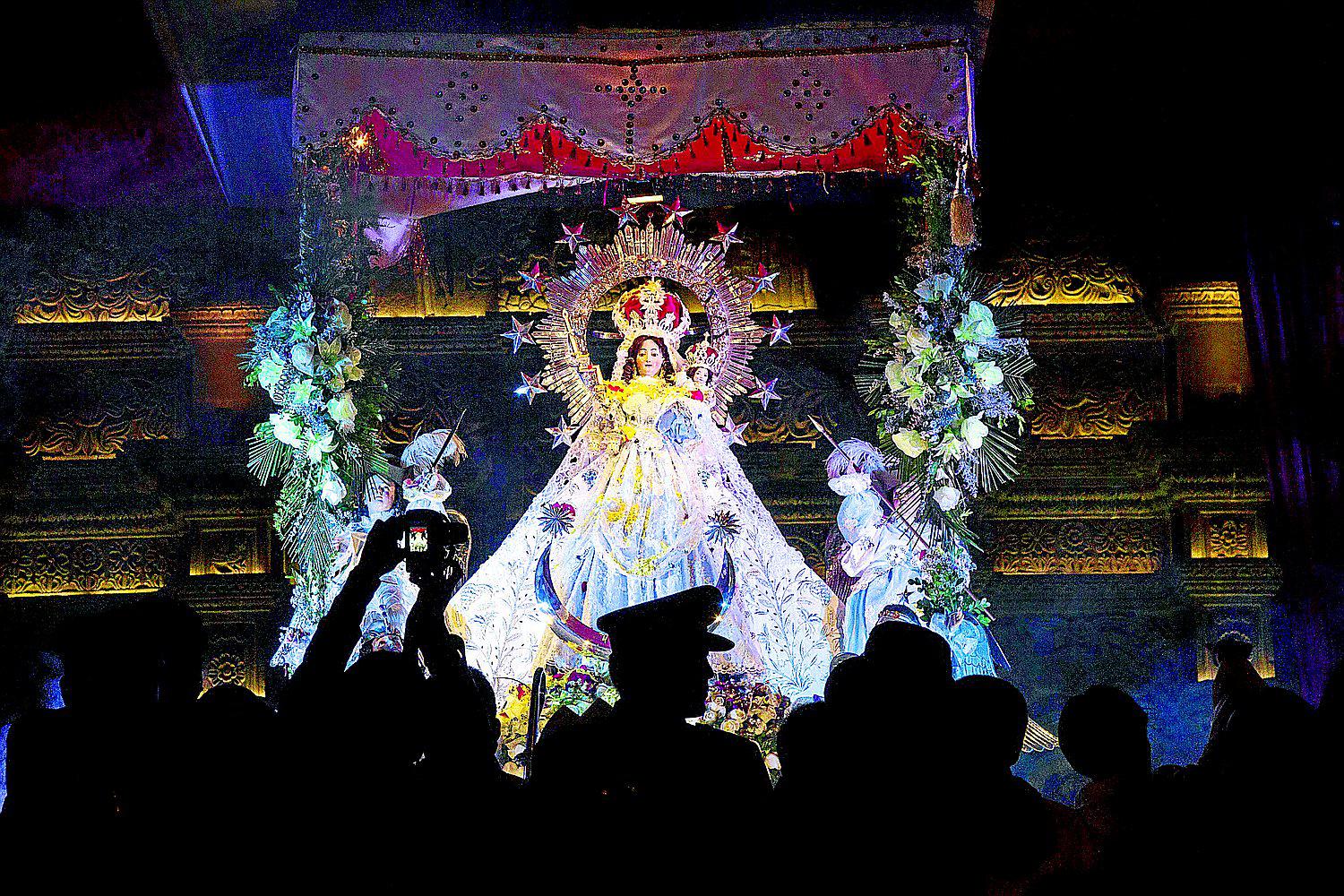 Conjuntos copan horarios para misa de inicio de ensayos en la iglesia San Juan