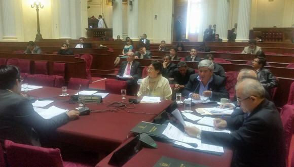 Gobernador de Moquegua no asistió a Comisión de Fiscalización; pero sí sus denunciantes