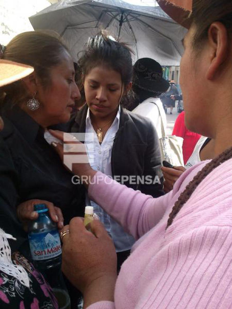 Con orquesta y a ritmo de huaynos despiden a hija  de "Rosita de Huaribamba" 
