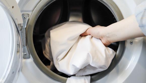 Trucos caseros para limpiar la goma de la lavadora y quitar las manchas de moho. (Foto: Pexels)