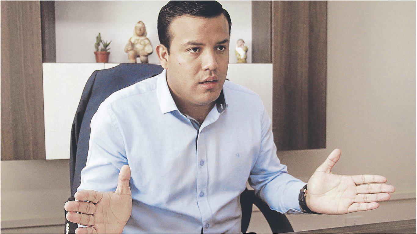 Cesan a gerente general de Víctor Larco, pero al día siguiente alcalde lo repone  