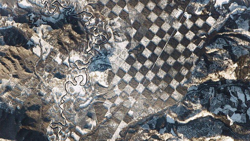 ​Nasa: ¡Impresionante vista! Captan "tablero de ajedrez" en la superficie de la tierra