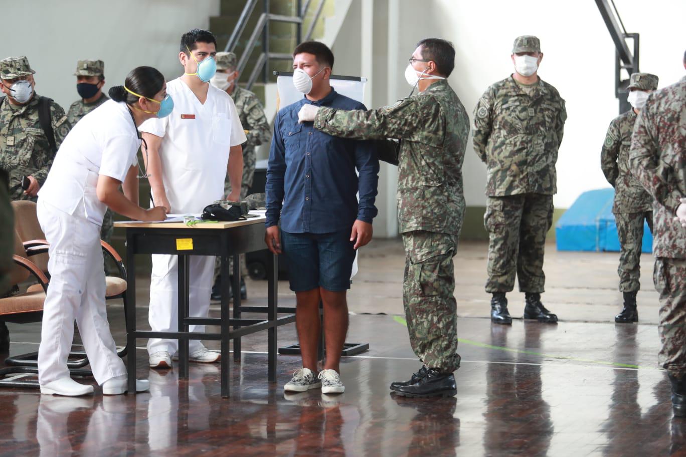 Se reincorporan al Ejército reservistas licenciados para ayudar en patrullaje. Fotos: Lino Chipana