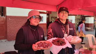 Presentan en Huancavelica pasteles con sangrecita contra la anemia (VIDEO)
