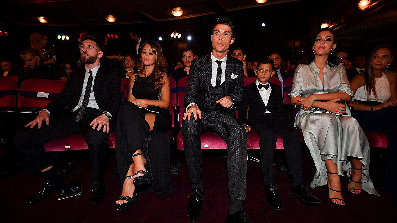 The Best 2017:  así reaccionó el hijo de Cristiano Ronaldo al encontrarse con Lionel Messi (FOTOS)