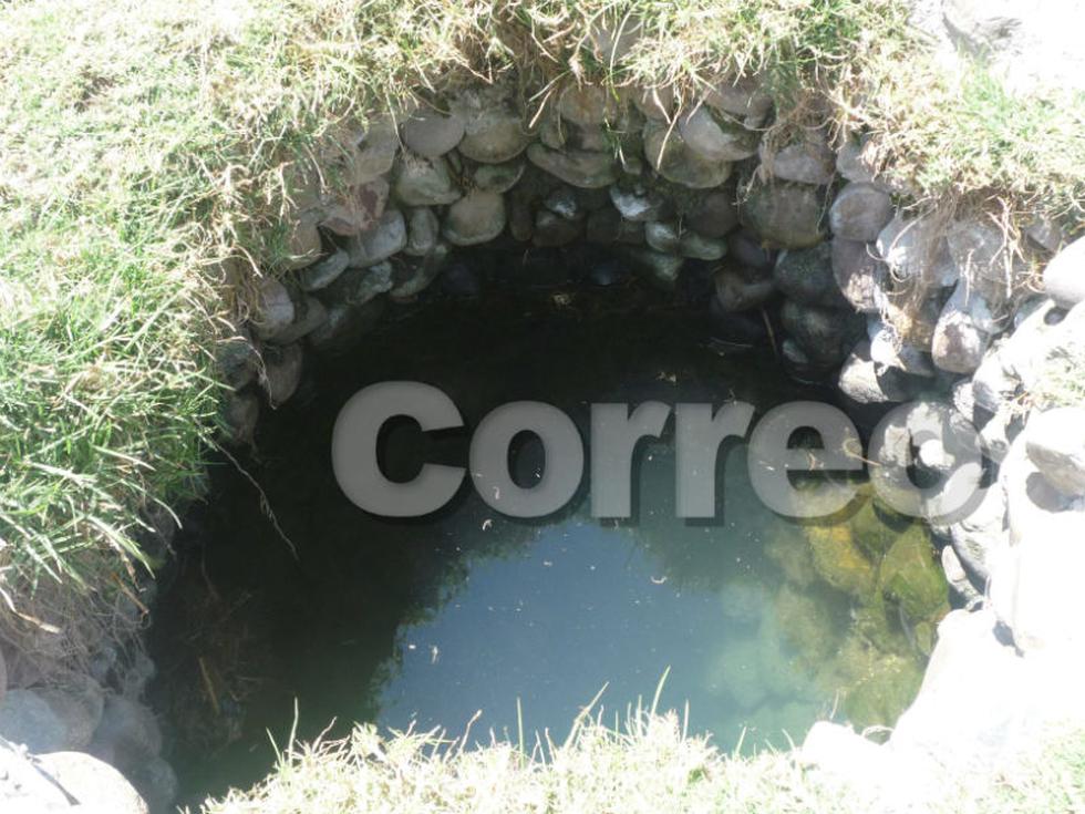 Pobladores usan agua sucia de pozas contaminadas (FOTOS)